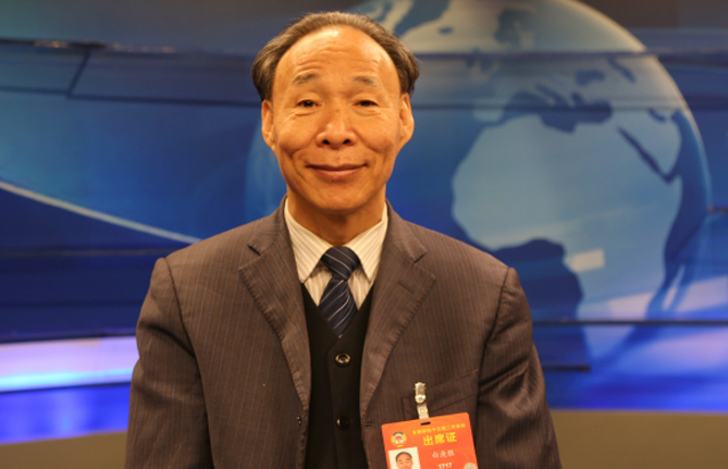 全國政協(xié)常委、中國作家協(xié)會副主席白庚勝：民族文化的保護與發(fā)展